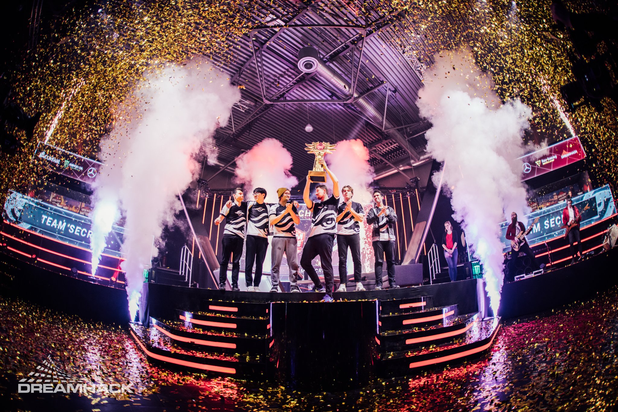 100T绝杀EG,Ming团战一打五鏖战多局半决赛,锁定晋级资格 100T绝杀EG,Ming团战一打五鏖战多局半决赛,锁定晋级资格