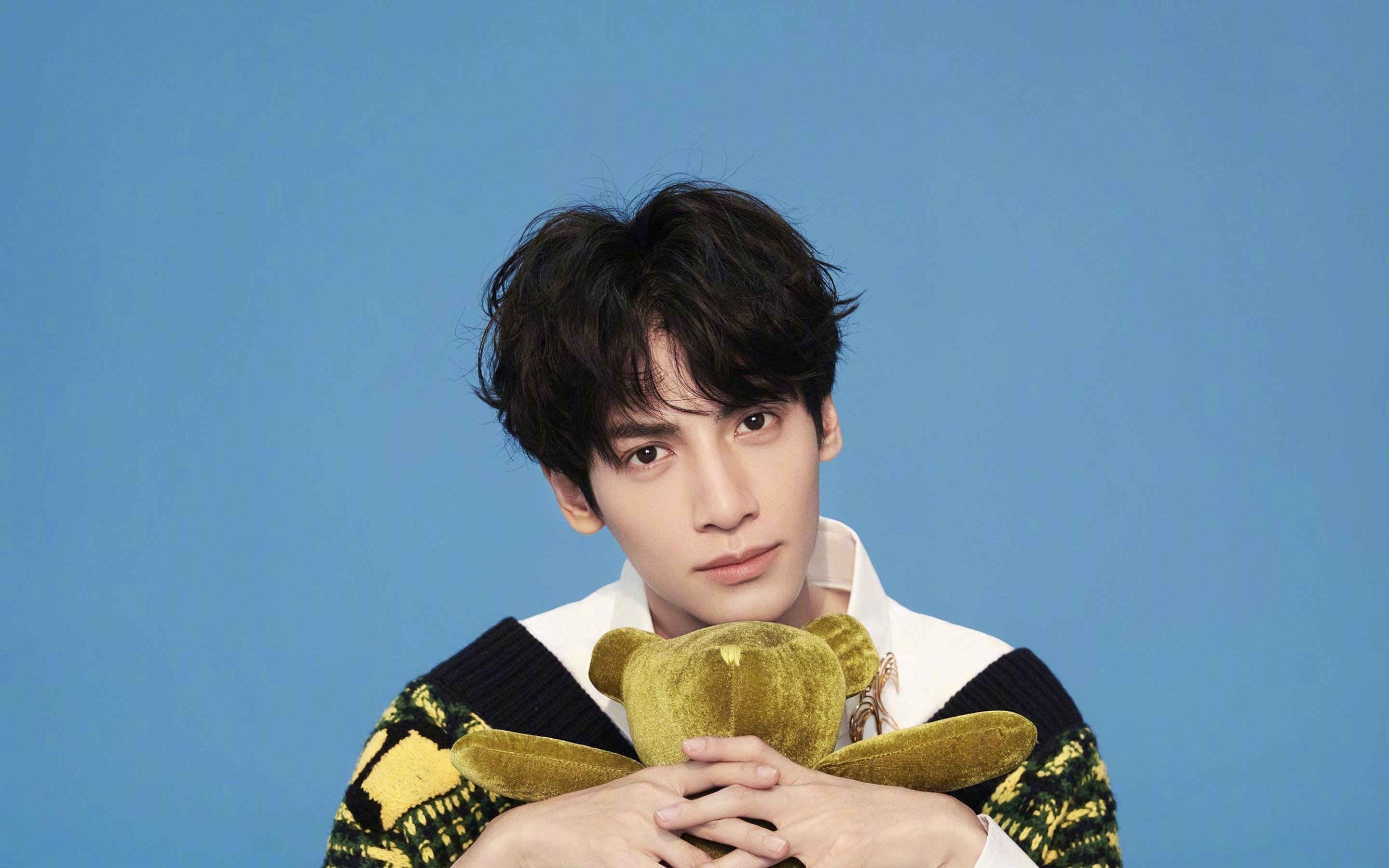 开云-魔幻之夜！凯恩以一敌九闪耀全场，却照出团队足球最深的悲哀