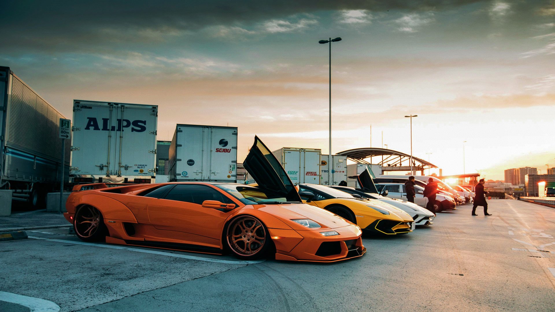 开云体育在线-肌肉版莫扎特，当巴雷拉用橄榄球在绿茵场谱写暴力交响诗