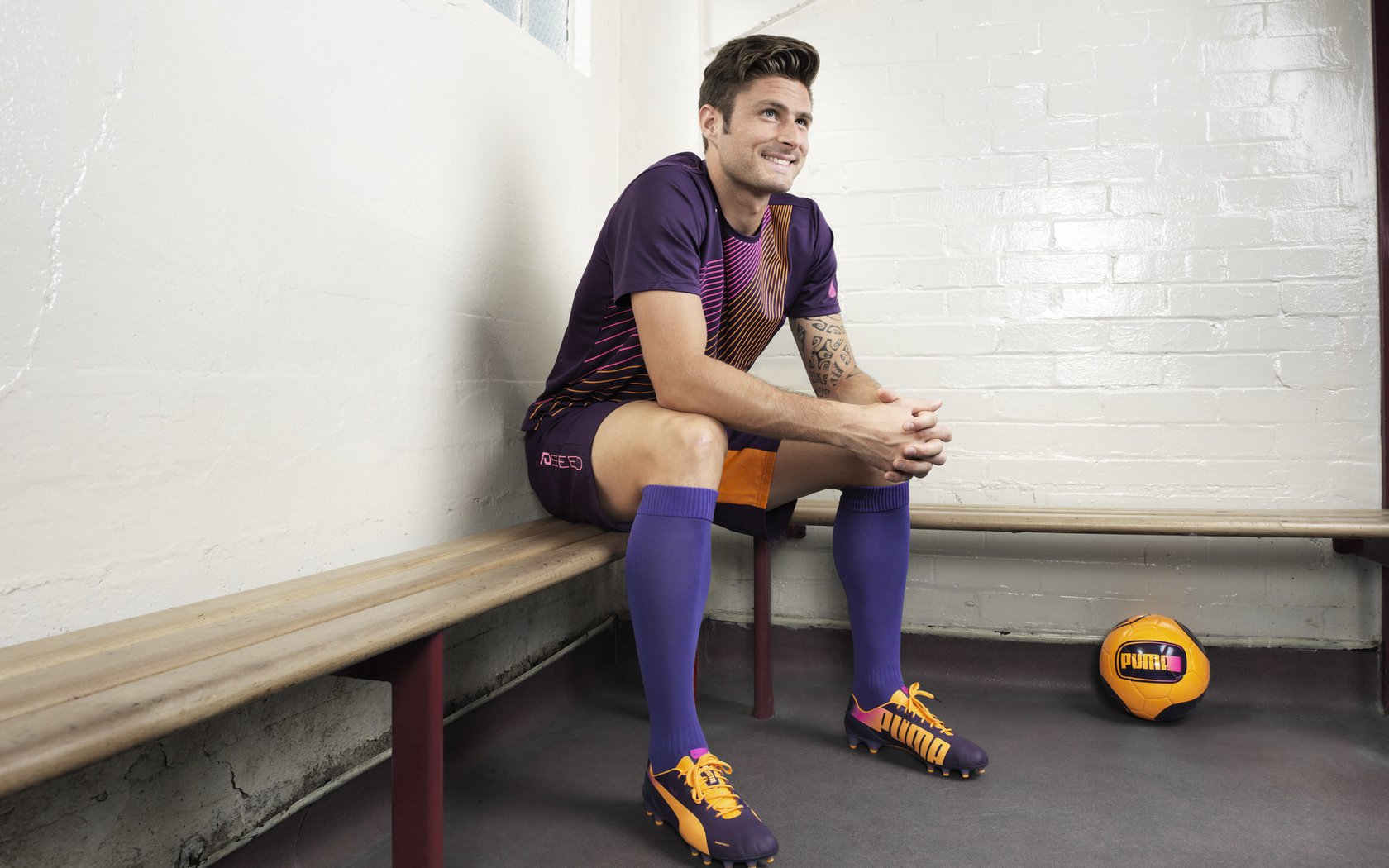 开云平台-冷门与传奇，洪都拉斯掀翻西班牙的背后，布鲁诺如何在NBA季后赛书写个人英雄主义