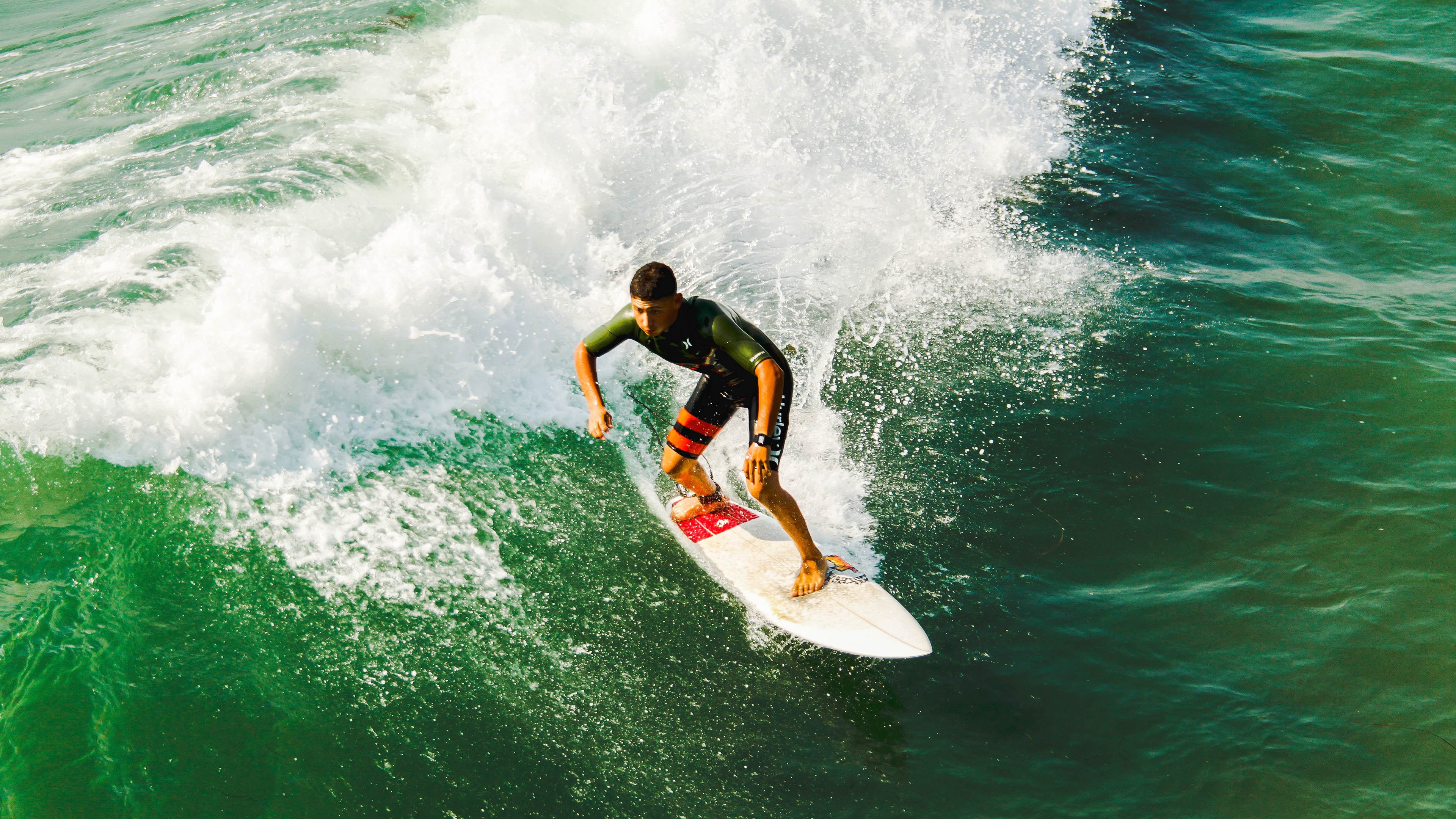 南非战神降临！布雷默单骑撕碎加拿大防线，进攻端演绎暴力美学