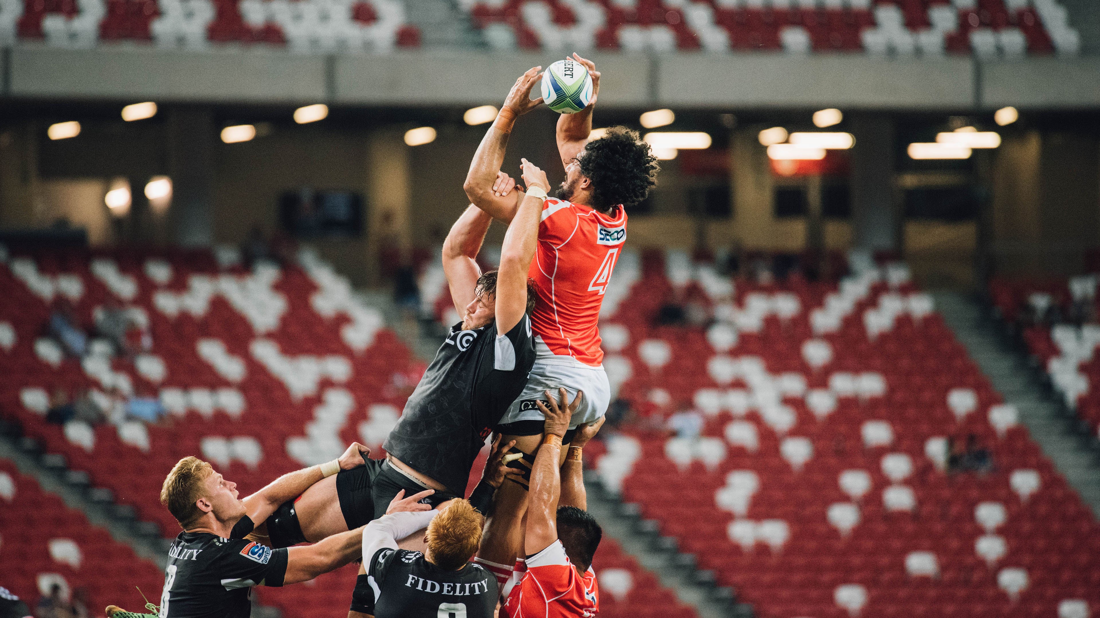 德罗赞狂砍32分助马刺轻取辽宁，攻防一体诠释核心价值