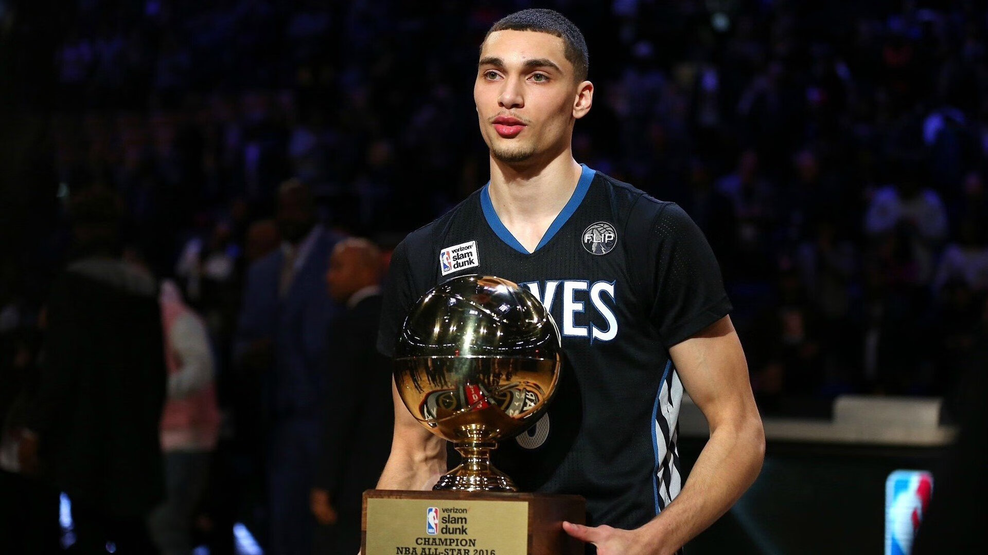 恩佐季后赛狂轰45+15+10！末节19分打崩卫冕冠军，当代乔丹诞生夜？